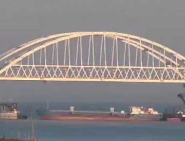 Κρίση στην Κριμαία: ΕΕ και ΝΑΤΟ απευθύνουν έκκληση για αυτοσυγκράτηση σε Ρωσία-Ουκρανία